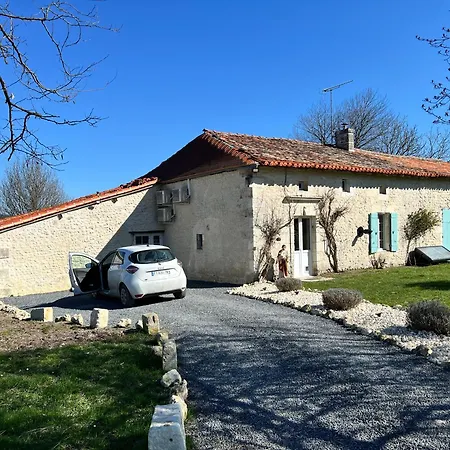 Casa di campagna 35 M2 Spacieuse Calme Avec Piscine Sud Charente *