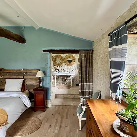 35 M2 Spacieuse Calme Avec Piscine Sud Charente * Bardenac