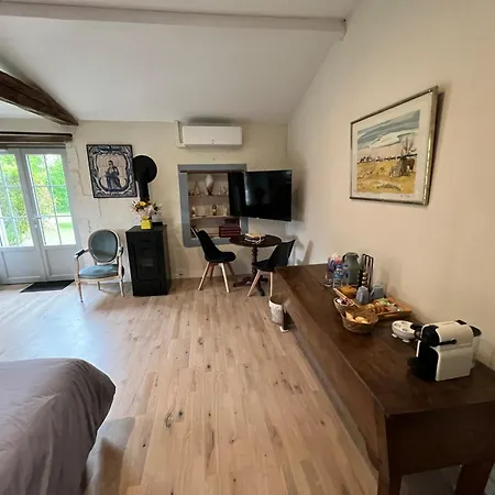 35 M2 Spacieuse Calme Avec Piscine Sud Charente * Bardenac